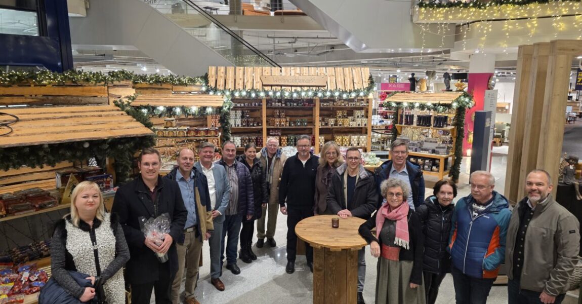 Weihnachtsfeier und Betriebsbesuch MöbelCentrale