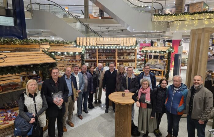 Weihnachtsfeier und Betriebsbesuch MöbelCentrale